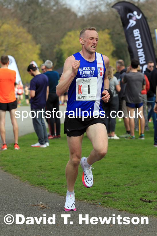 Senior Mens Northern 12 Stage Road Relay, 2022 Northern 12 and 6 Stage Road Relays,  Birkenhead Park, Birkenhead, Wirral.  Photo: David T. Hewitson/Sports for All Pics